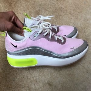 LIKE NEW Nike Air Max Dia
